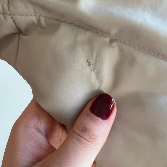 Abercrombie & Fitch neutral puffer jacket - Picture 8 of 8